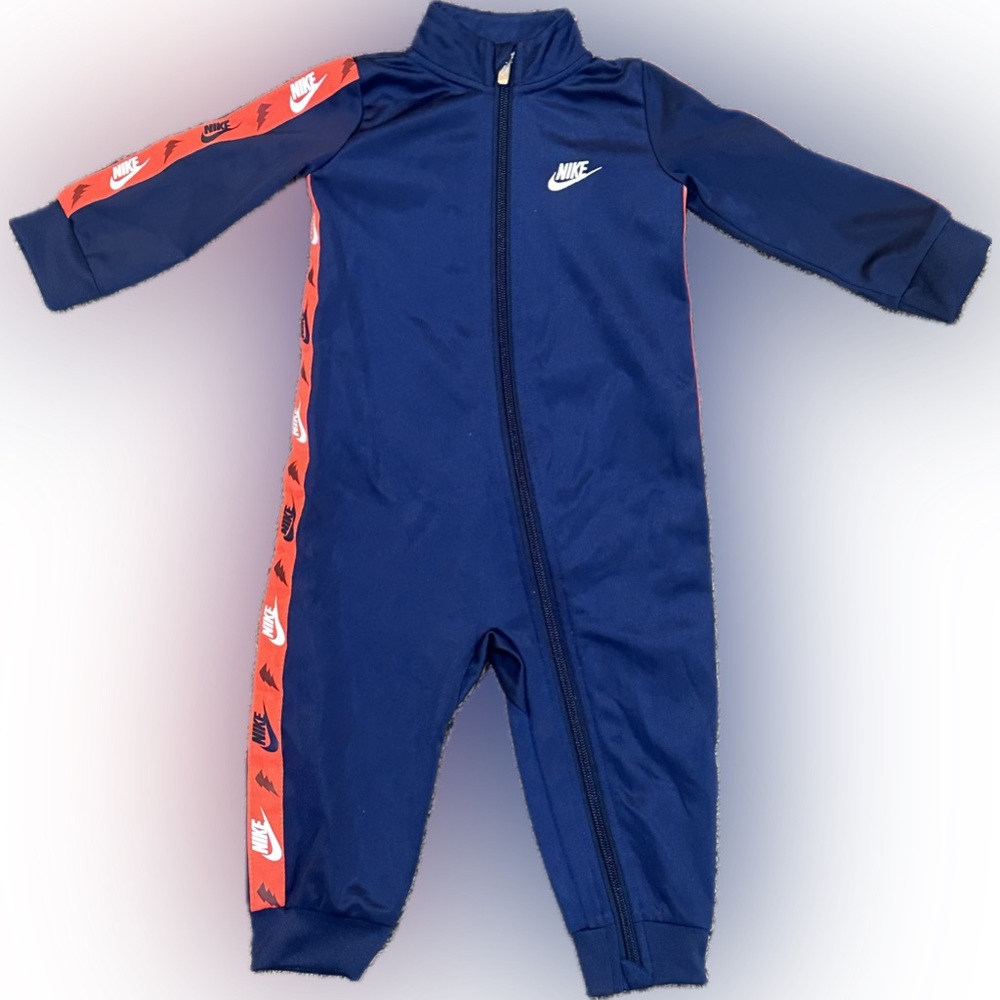 Nike Kids Navy and Red Footie